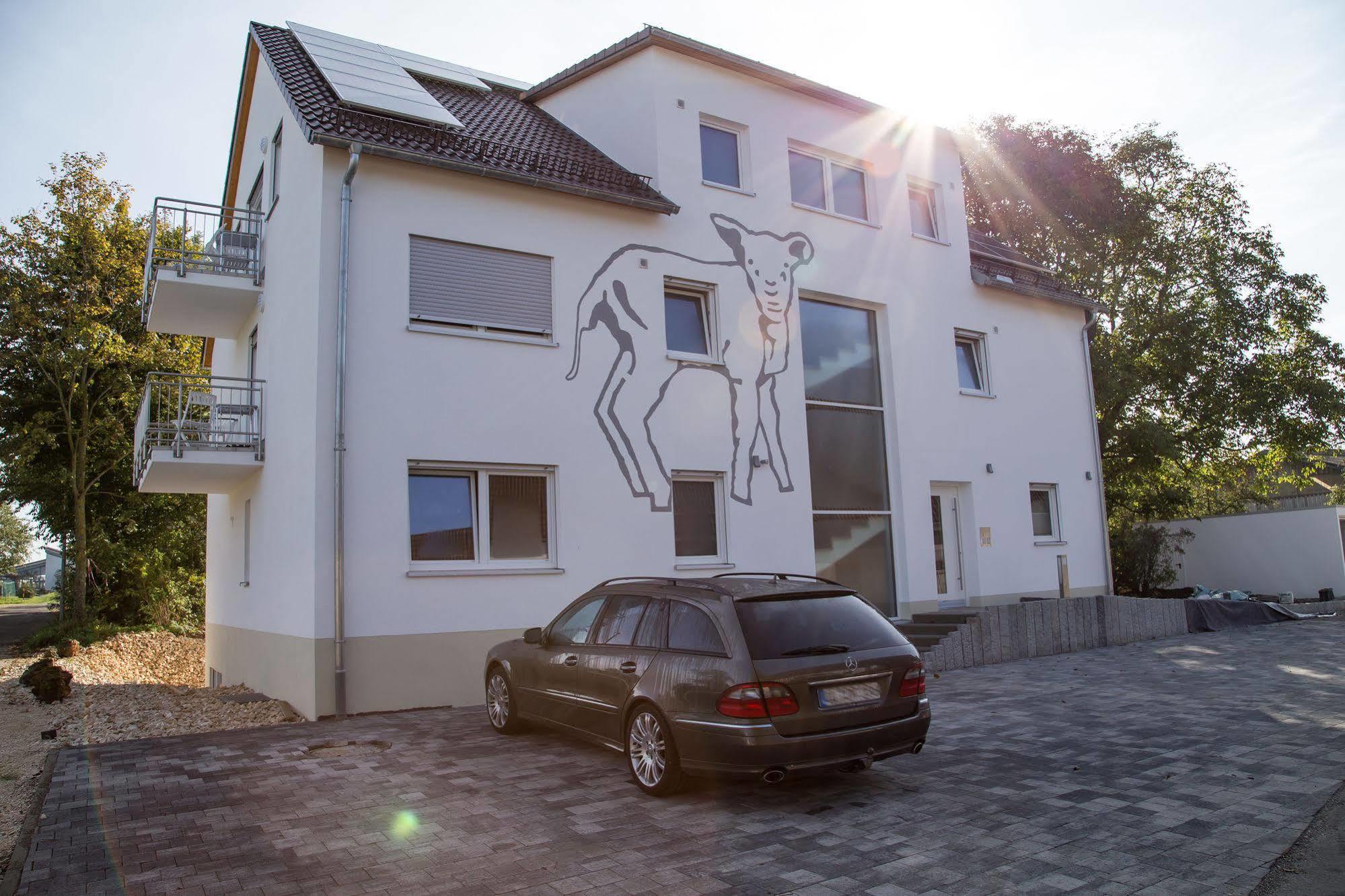 Gaestehaus Und Fewo Lamm Garni Blaubeuren Buitenkant foto