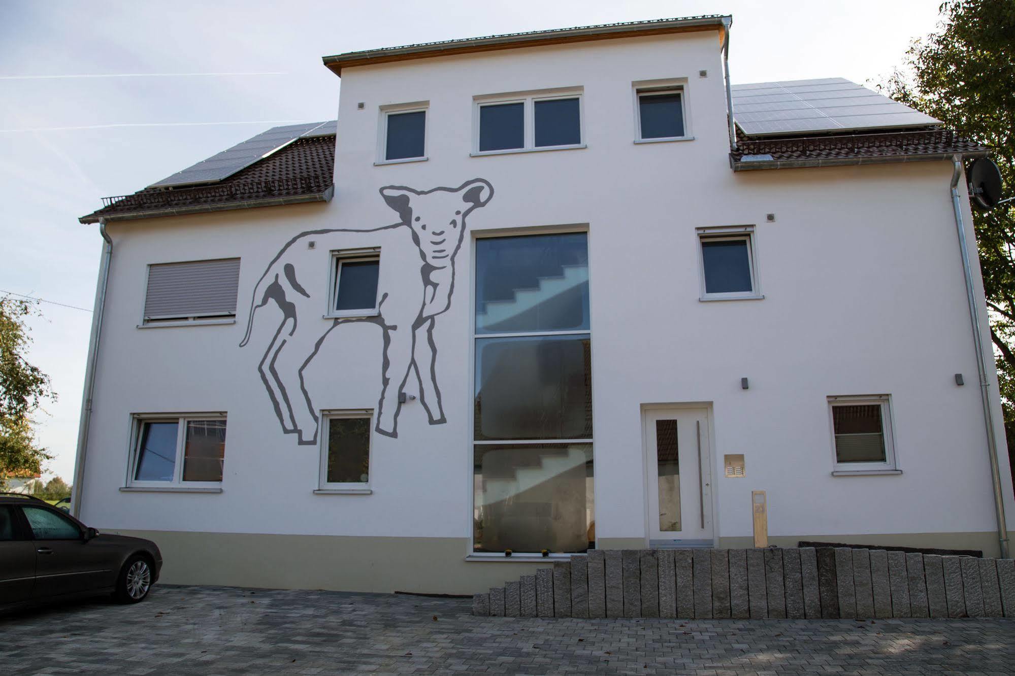 Gaestehaus Und Fewo Lamm Garni Blaubeuren Buitenkant foto