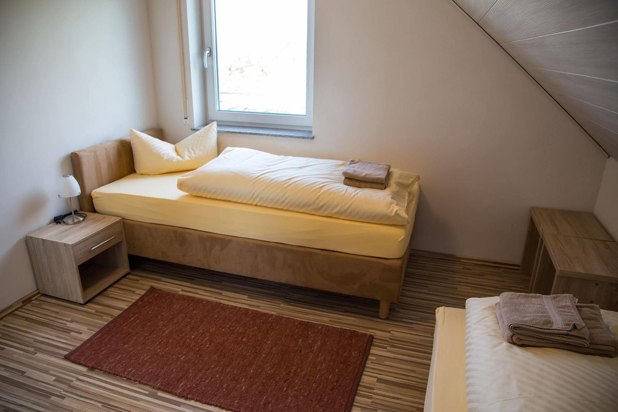 Gaestehaus Und Fewo Lamm Garni Blaubeuren Buitenkant foto